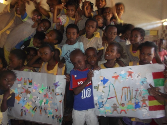 Namana En Madagascar Un Proyecto De Amistad Agua De Coco 