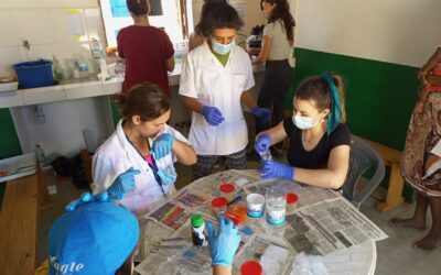 Estudiantes de la UV ponen en marcha un laboratorio para la detección de parásitos en niños y niñas en nuestras escuelas